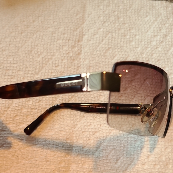 Gucci Women's Sunglasses - Picture 6 of 15